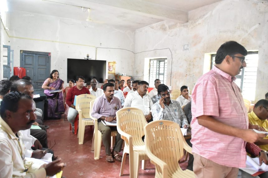 ವಿವಿಧ ಯೋಜನೆಗಳ ಪ್ರಗತಿ ಪರಿಶೀಲನಾ ಸಭೆ