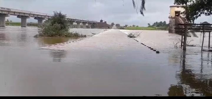 ಕುಡಚಿ ಕೃಷ್ಣಾ ನದಿ ಸೇತೂವೆ ಸಂಪೂರ್ಣ ಮೂಳಗಡೆ.