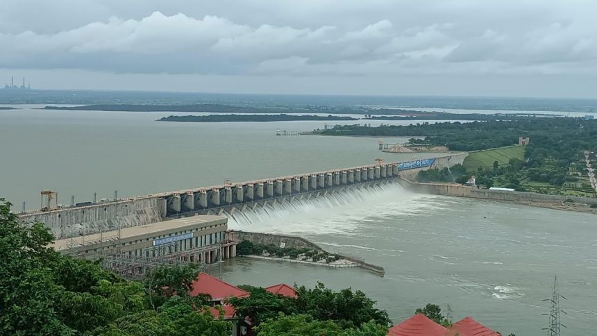 ಏಳು ಬಾಗಿಲು ಓಪನ್ ಒಟ್ಟು 11500 ಟು ಸೆಟ್ ನೀರು ಬಿಡುಗಡೆ.