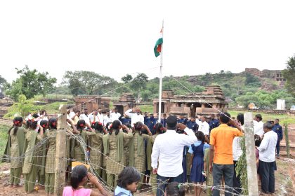 ಐಹೂಳೆ ಅಮೃತ ಸರೋವರ ದಡದಲ್ಲಿ ಸ್ವಾತಂತ್ರ್ಯೋತ್ಸವದ ಸಂಭ್ರಮ