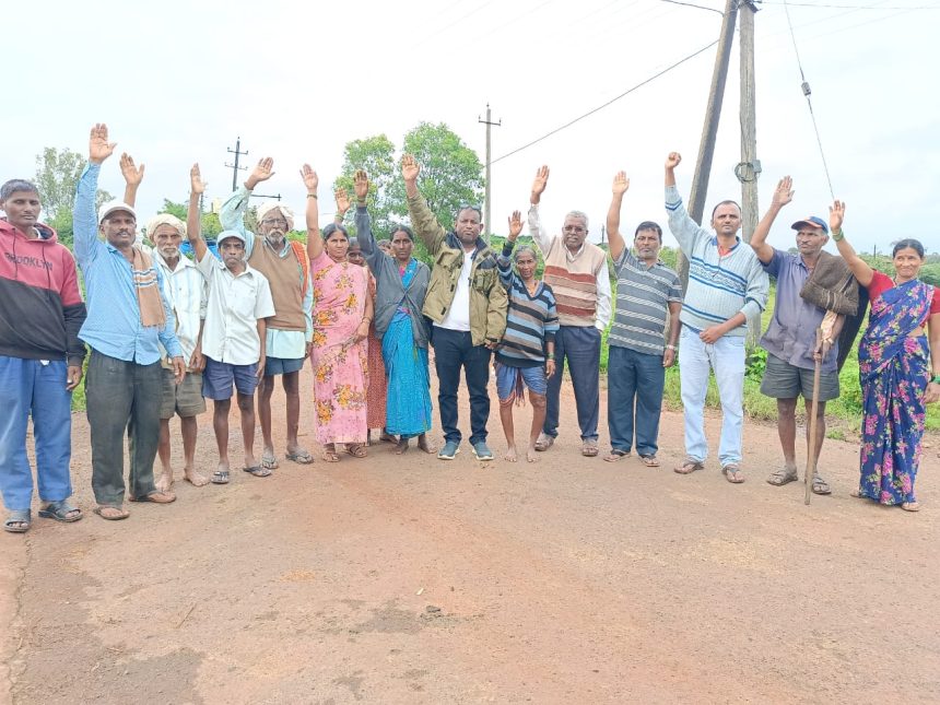 ನೊಣಗಳ ಹಾವಳಿಯಿಂದ ಕಂಗೆಟ್ಟ ಕೌಲಾಪುರವಾಡೆ ಗ್ರಾಮಸ್ಥರು…😢 ಎಲ್ಲೆಲ್ಲಿ ನೋಡಲಿ ನೊಣ…ನೊಣ…ನೊಣ..