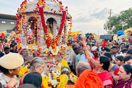 ಬೆಳ್ಳಿ ರಥೋತ್ಸವಕ್ಕೆ ಸಚಿವೆ ಲಕ್ಷ್ಮೀ ಹೆಬ್ಬಾಳಕರ್ ಚಾಲ