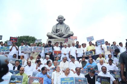 ಡಿಕೆ ಶಿವಕುಮಾರ್ ನೇತೃತ್ವದಲ್ಲಿ ‘ರಾಜಭವನ ಚಲೋ’ ಹೊರಟ ಕಾಂಗ್ರೆಸ್ ನಾಯಕರು 