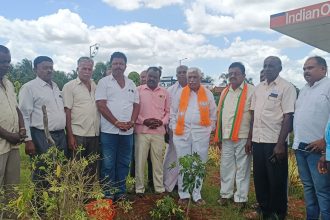 ಸಸಿ ನೆಟ್ಟು ಮೋದಿ ಜನ್ಮದಿನ ಆಚರಣೆ