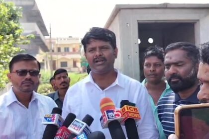 ಗಾಂಧಿ ಜಯಂತಿಯ ನಿಮಿತ್ಯ ಸ್ವಚ್ಛತಾ ಅಭಿಯಾನ ,ಕಡ ಬಡವರಿಗೆ ಶೌಚಾಲಯ ಹಸ್ತರಿಸಲಾಯಿತು.