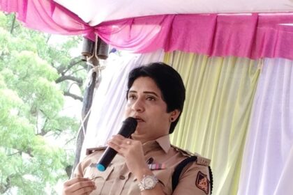 ಪಟ್ಟಣದ ಶಿಕ್ಷಕಿಯೊಬ್ಬರಿಗೆ ಆನ್ ಲೈನ್ ನಲ್ಲಿ ₹10.21 ಲಕ್ಷ ವಂಚನೆ ಮಾಡಲಾಗಿದೆ.