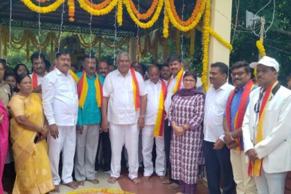 ದಸರಾ ಹಿನ್ನಲೆ ಜೈ. ಭುವನೇಶ್ವರಿ ಕನ್ನಡ ಯುವ ವೇದಿಕೆ ವತಿಯಿಂದ ಭುವನೇಶ್ವರಿ ಪ್ರತಿಮೆಗೆ ಪುಷ್ಪರ್ಚನೆ..