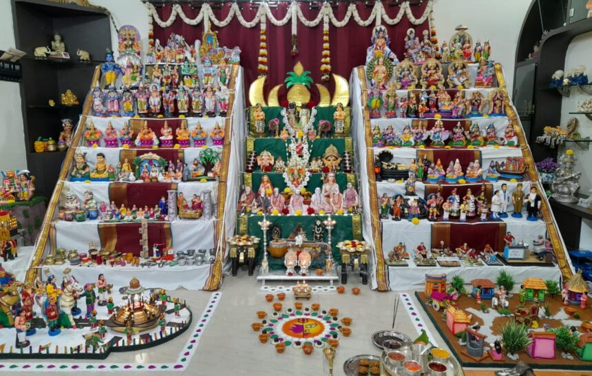 ಎಲ್ಲೆಲ್ಲೂ ದಸರಾ ಸಂಭ್ರಮ: ಮನೆಮನಗಳಲ್ಲಿ ಬೊಂಬೆಯಾಟವಯ್ಯ…!