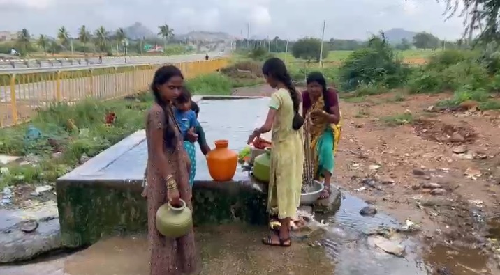 ಕುಡಿಯಲು ನೀರಿಲ್ಲದೆ ಸುಮಾರು 15 ದಿನ ಕಳೆದರೂ ಕೂಡ ಮೂಲಸೌಕರ್ಯಗಳಿಲ್ಲದೆ ಶಾಪಗ್ರಸ್ತವಾದ ರಾಯಪುರದ ಮ್ಯಾಸರಹಟ್ಟಿ ಗ್ರಾಮ.