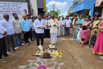 ಅಭಿವೃದ್ಧಿ ಕಾಮಗಾರಿಗಳಿಗೆ ಗ್ರಾಮಸ್ಥರಿಂದಲೇ ಭೂಮಿ ಪೂಜೆ