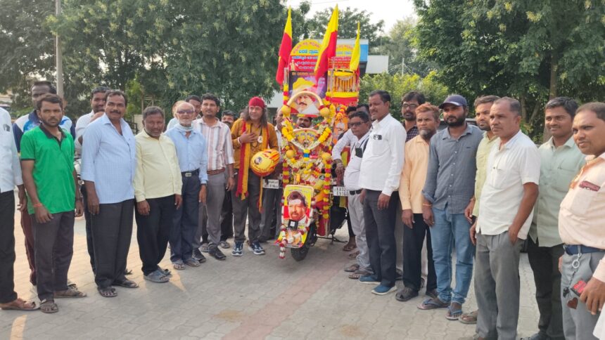 ಕನ್ನಡ ಶಾಲೆ ಮತ್ತು ಭಾಷೆ ಉಳಿವಿಗಾಗಿ ಡಾ, ವಿಷ್ಣುವರ್ಧನ್ – ಅಭಿಮಾನಿ ದ್ವಿಚಕ್ರ ವಾಹನದ ಮೂಲಕ ರಥಯಾತ್ರೆ.