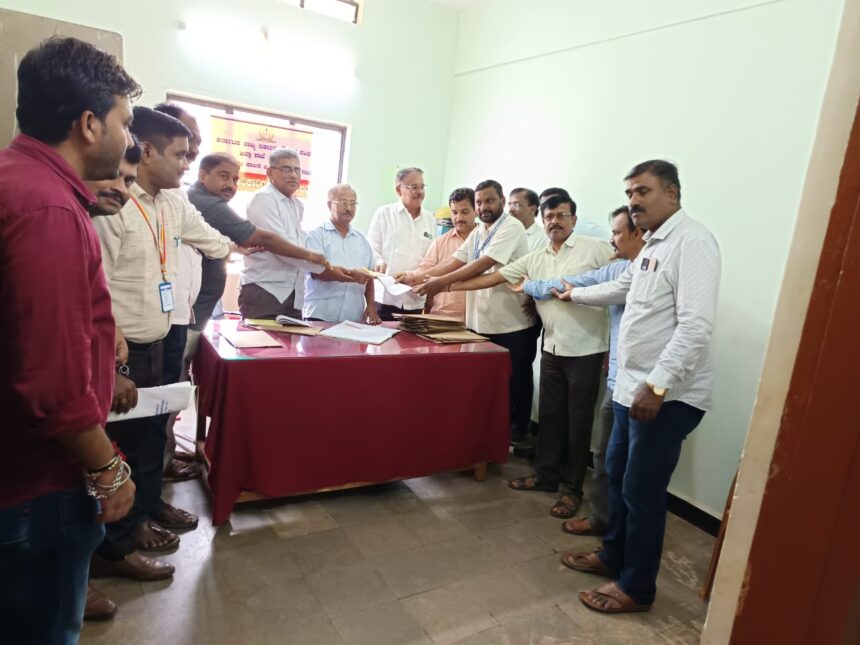 ಕರ್ನಾಟಕ ಸರ್ಕಾರಿ ನೌಕರರ ಸಂಘದ ಚುನಾವಣೆಗೆ ನಾಮಪತ್ರ ಸಲ್ಲಿಕೆ ಕರ್ನಾಟಕ ಸರ್ಕಾರಿ ನೌಕರರ ಸಂಘದ ಚುನಾವಣೆಗೆ ನಾಮಪತ್ರ ಸಲ್ಲಿಕೆ