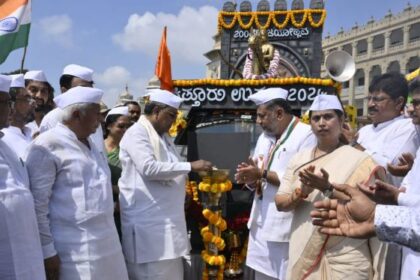 ಕಿತ್ತೂರು ಉತ್ಸವಕ್ಕೆ ಚಾಲನೆ ನೀಡಿದ ಸಿದ್ದರಾಮಯ್ಯ 