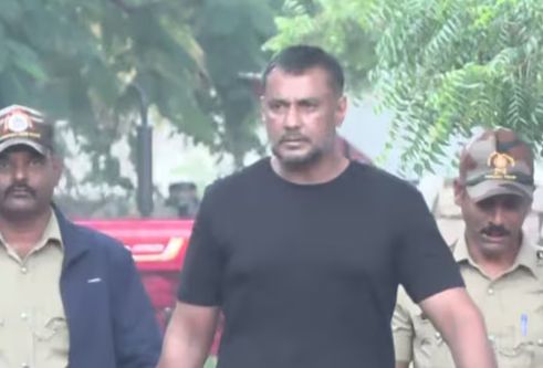 ನಟ ದರ್ಶನ್ ಗೆ ಜಾಮೀನು : ಪಟಾಕಿ ಸಿಡಿಸಿ ಸಂಭ್ರಮಿಸಿದ ಬೆಳಗಾವಿ ಅಭಿಮಾನಿಗಳು ನಟ ದರ್ಶನ್ ಗೆ ಜಾಮೀನು : ಪಟಾಕಿ ಸಿಡಿಸಿ ಸಂಭ್ರಮಿಸಿದ ಬೆಳಗಾವಿ ಅಭಿಮಾನಿಗಳು