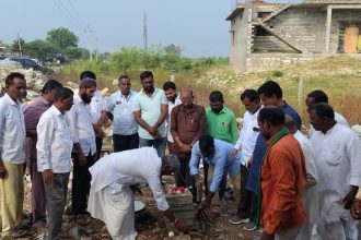 ರಂಜೋಳ್ ಡಾ.ಬಿ,ಆರ್ ಅಂಬೇಡ್ಕರ್ ಅವರ 7ಅಡಿ ಎತ್ತರಾದ ಮೂರ್ತಿ ಪ್ರತಿಷ್ಠಾಪನೆ ಸಲುವಾಗಿ ಗುದ್ದಲಿ ಪೂಜೆ