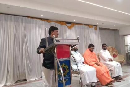 ವೃತ್ತ ನಿರ್ಮಾಣ ಸಂಬಂಧ ಮಾನ್ವಿಯಲ್ಲಿ ಮುಖಂಡರ ಸಭೆ