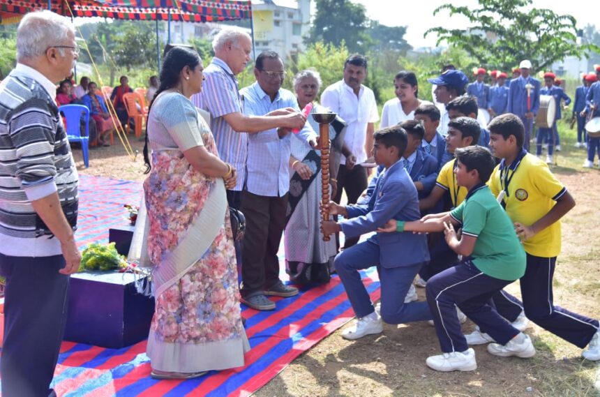 ವಿಶ್ವವಿಜಯ ವಿದ್ಯಾಶಾಲೆಯಲ್ಲಿ ವಾರ್ಷಿಕ ಕ್ರೀಡಾಕೂಟ ಉದ್ಘಾಟನೆ/ ಮಕ್ಕಳ ಯಶಸ್ಸಿಗೆ ಪಠ್ಯೇತರ ಚಟುವಟಿಕೆಯೂ ಮಹತ್ವದ ಪಾತ್ರ ವಹಿಸುತ್ತದೆ: ಡಾ.ಬೋಸ್