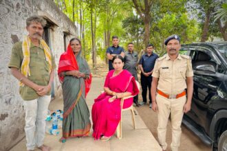 ಸಚಿವರ ಕಣ್ಣಿಗೆ ಬಿದ್ದ ನಿರ್ಗತಿಕ ಕುಟುಂಬ : ನೆರವು ನೀಡಿ ಮಾನವೀಯತೆ ತೋರಿದ ಲಕ್ಷ್ಮೀ ಹೆಬ್ಬಾಳಕರ್