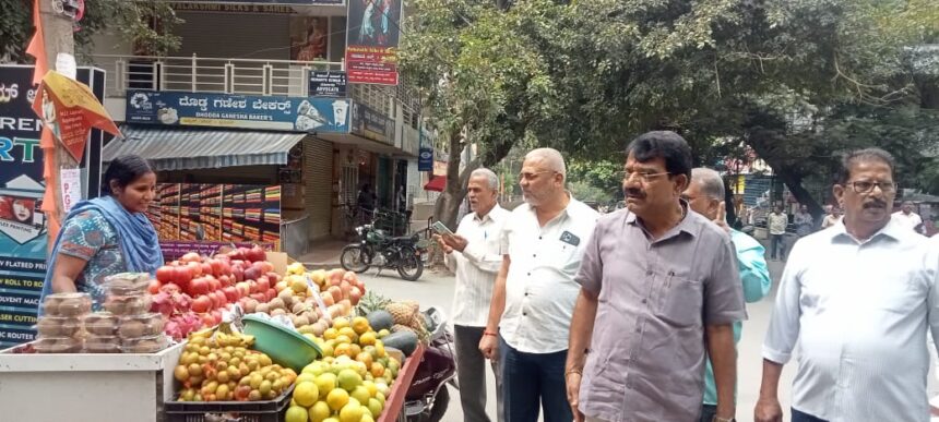 ಬಾಗಿಲಗುಂಟೆಯಲ್ಲಿ ಪುಟ್ ಪಾತ್ ಒತ್ತುವರಿಗೆ ತೆರವುಗೊಳಿಸುವಂತೆ ಬಿಬಿಎಂಪಿಗೆ ಮನವಿ – ಲಕ್ಷ್ಮಣ್ ಗೌಡ್ರು”