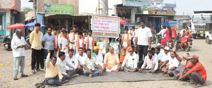 ಕೌಜಲಗಿ ತಾಲ್ಲೂಕು ರಚನೆಗಾಗಿ ಧರಣಿ: ಬೆಳಗಾವಿ ಅಧಿವೇಶನದಲ್ಲಿಯೇ ಕೌಜಲಗಿ ತಾಲ್ಲೂಕು ಘೋಷಣೆಗೆ ಆಗ್ರಹ