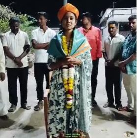 ಆಯ್.ಟಿ.ಬಿ ಪೊಲೀಸ್ ಹುದ್ದೆಗೆ  ಆಯ್ಕೆಯಾದ ಮದಭಾವಿ ಗ್ರಾಮದ  ಶೀತಲ್  ಕಾಂಬಳೆ