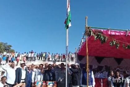 ಪಾವಗಡ ತಾಲೂಕು ಆಡಳಿತ ವತಿಯಿಂದ 76ನೇ ಗಣರಾಜ್ಯೋತ್ಸವ ಸಮಾರಂಭವನ್ನು ಆಚರಿಸಿದರು