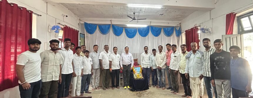 ಇಳಕಲ್ ತಹಸೀಲ್ದಾರ್ ಕಚೇರಿಯಲ್ಲಿ ಶ್ರೀ ಮಹಾಯೋಗಿ ವೇಮನ ರ ಜಯಂತಿ ಇಳಕಲ್ ತಹಸೀಲ್ದಾರ್ ಕಚೇರಿಯಲ್ಲಿ ಶ್ರೀ ಮಹಾಯೋಗಿ ವೇಮನ ರ ಜಯಂತಿ