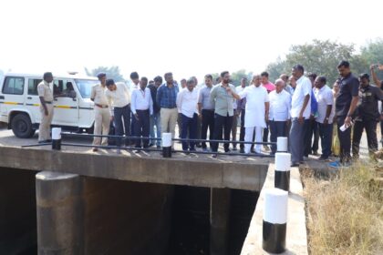 ಕಾಮಗಾರಿಗಳನ್ನು ನಿಗದಿತ ಸಮಯದಲ್ಲಿ ಮುಗಿಸಲು ಕ್ರಮ ಕೈಗೊಳ್ಳಿ: ಸಚಿವ ಎನ್‌ ಎಸ್‌ ಭೋಸರಾಜು ಸೂಚನೆ