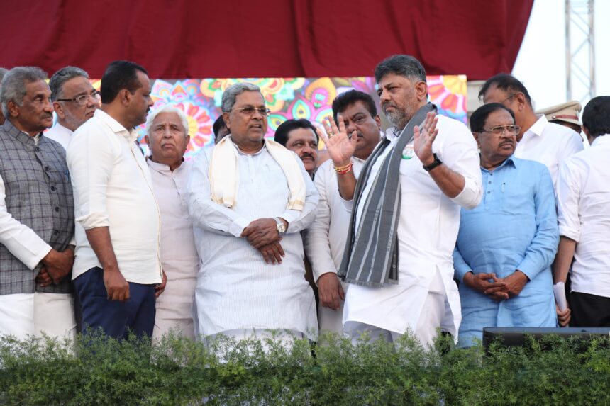 ಮಹಾತ್ಮಾ ಗಾಂಧೀಜಿ ಪ್ರತಿಮೆ ಅನಾವರಣ ಸಮಾರಂಭ : ಸ್ಥಳ ಪರಿಶೀಲಿಸಿದ ಮುಖ್ಯಮಂತ್ರಿ ಸಿದ್ದರಾಮಯ್ಯನವರು ಹಾಗೂ ಉಪ ಮುಖ್ಯಮಂತ್ರಿ ಡಿ.ಕೆ.ಶಿವಕುಮಾರ್ ಮಹಾತ್ಮಾ ಗಾಂಧೀಜಿ ಪ್ರತಿಮೆ ಅನಾವರಣ ಸಮಾರಂಭ : ಸ್ಥಳ ಪರಿಶೀಲಿಸಿದ ಮುಖ್ಯಮಂತ್ರಿ ಸಿದ್ದರಾಮಯ್ಯನವರು ಹಾಗೂ ಉಪ ಮುಖ್ಯಮಂತ್ರಿ ಡಿ.ಕೆ.ಶಿವಕುಮಾರ್