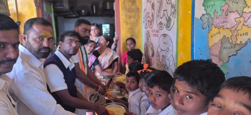 ಗಣರಾಜೋತ್ಸವ ನಿಯಮಿತ ಬಾನಂತಿಕೋಡಿ ಶಾಲಾ ಮುದ್ದು ಮಕ್ಕಳಿಗೆ ಸಿಹಿ ತಿಂಡಿ ಹಂಚಿಕ್ಕೆ . ಗಣರಾಜೋತ್ಸವ ನಿಯಮಿತ ಬಾನಂತಿಕೋಡಿ ಶಾಲಾ ಮುದ್ದು ಮಕ್ಕಳಿಗೆ ಸಿಹಿ ತಿಂಡಿ ಹಂಚಿಕ್ಕೆ .