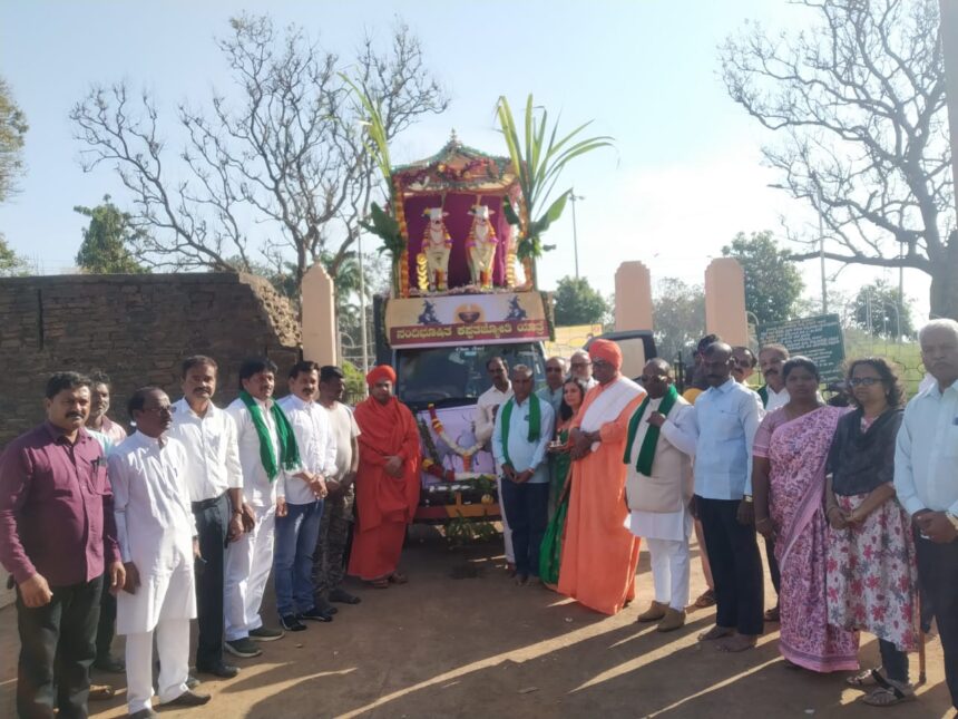 ನಂದಿಭೂಷಿತ ಕಪ್ಪತ ಜ್ಯೋತಿ ಯಾತ್ರೆಗೆ ಚಾಲನೆ. ನಂದಿಭೂಷಿತ ಕಪ್ಪತ ಜ್ಯೋತಿ ಯಾತ್ರೆಗೆ ಚಾಲನೆ.