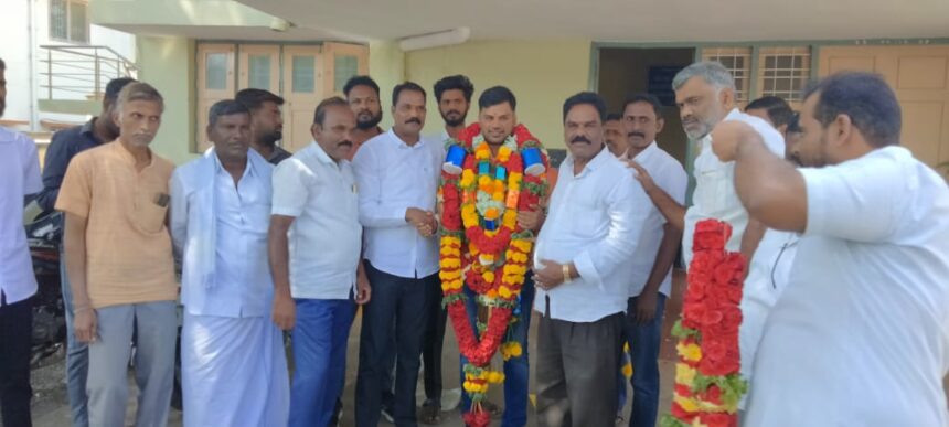 ಬಿಜೆಪಿ ಪಕ್ಷದ ಪಾವಗಡ ತಾಲ್ಲೂಕುನ ನೂತನ ಅಧ್ಯಕ್ಷ ದೊಡ್ಡಹಳ್ಳಿ ಅಶೋಕ್ ಆಯ್ಕೆ ಬಿಜೆಪಿ ಪಕ್ಷದ ಪಾವಗಡ ತಾಲ್ಲೂಕುನ ನೂತನ ಅಧ್ಯಕ್ಷ ದೊಡ್ಡಹಳ್ಳಿ ಅಶೋಕ್ ಆಯ್ಕೆ