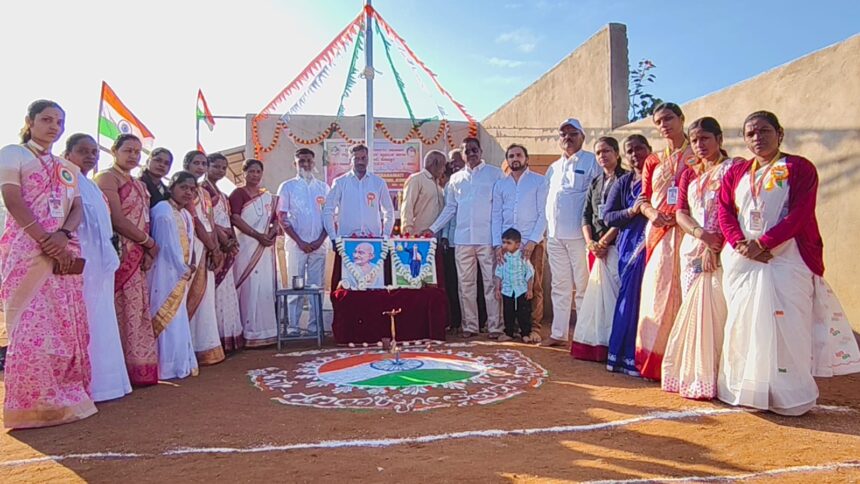 ಸಂವಿಧಾನವನ್ನು ಗೌರವಿಸುತ್ತ ದೇಶದ ಪ್ರಗತಿಗೆ ಕೈಜೋಡಿಸಬೇಕು : ಕಮಲಾ ಕರೆಮ್ಮನವರ. ಸಂವಿಧಾನವನ್ನು ಗೌರವಿಸುತ್ತ ದೇಶದ ಪ್ರಗತಿಗೆ ಕೈಜೋಡಿಸಬೇಕು : ಕಮಲಾ ಕರೆಮ್ಮನವರ.