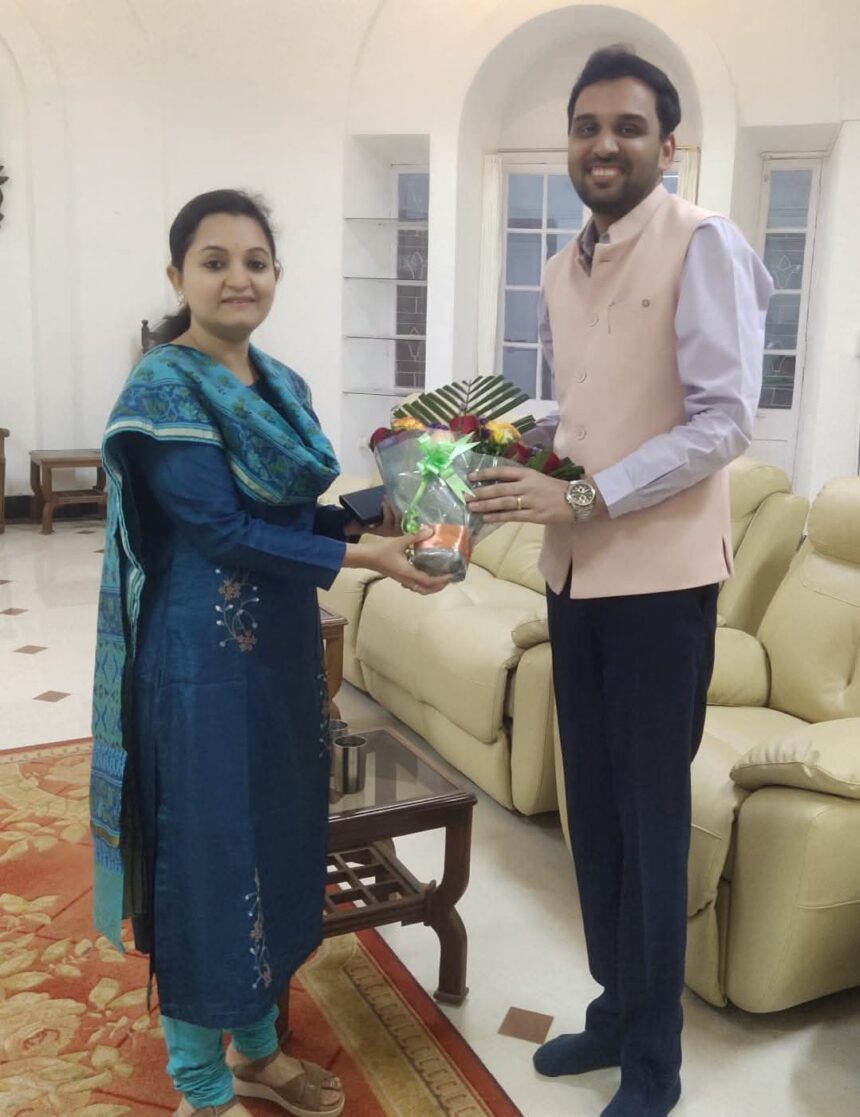 ಧಾರವಾಡ ಜಿಲ್ಲಾ ಪಂಚಾಯತ ಸಿಇಓ ಆಗಿ ಭುವನೇಶ ಪಾಟೀಲ ಅಧಿಕಾರ ಸ್ವೀಕಾರ ಧಾರವಾಡ ಜಿಲ್ಲಾ ಪಂಚಾಯತ ಸಿಇಓ ಆಗಿ ಭುವನೇಶ ಪಾಟೀಲ ಅಧಿಕಾರ ಸ್ವೀಕಾರ