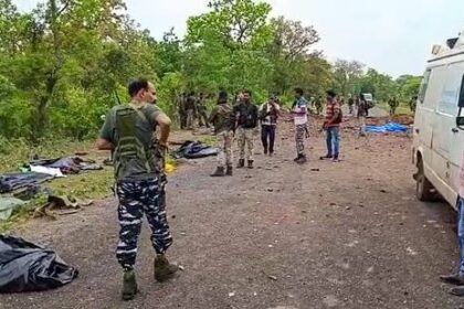 12 ನಕ್ಸಲರನ್ನು ಹೊಡೆದುರುಳಿಸಿದ ಭದ್ರತಾ ಪಡೆ