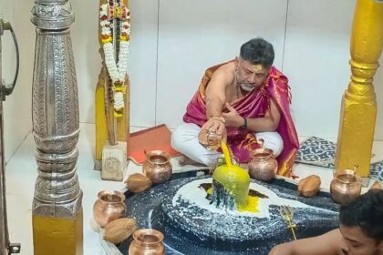 ಕಪಲೇಶ್ವರ್ ದೇವಸ್ಥಾನದಲ್ಲಿ ವಿಶೇಷ ಪೂಜೆ ಸಲ್ಲಿಸಿದ ಡಿಸಿಎಂ : ಸಿಎಂ ಆಗಲಿ ತ್ರಿಶೂಲ ಕೊಟ್ಟ ಆರ್ಚಕರು