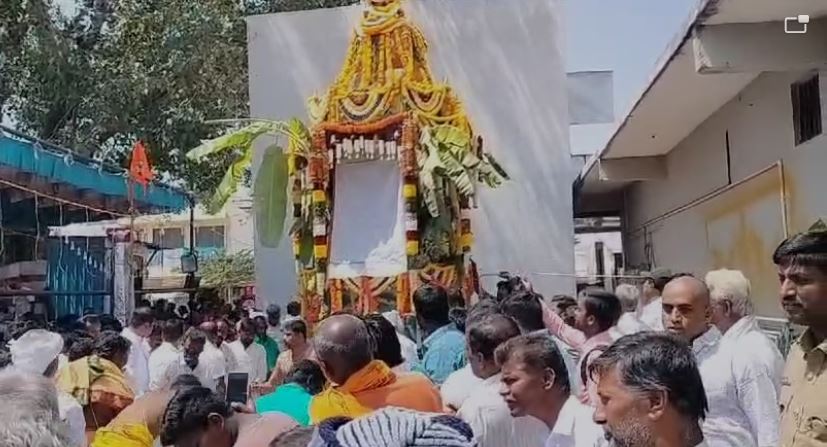 ಇತಿಹಾಸದ ಪ್ರಸಿದ್ಧವಾದ ಶ್ರೀ ಪ್ರಸನ್ನ ಕಾಶಿ ವಿಶ್ವೇಶ್ವರ ಸ್ವಾಮಿಯ ಗಿರಿಜಾ ಕಲ್ಯಾಣ ಮಹೋತ್ಸವ ಇತಿಹಾಸದ ಪ್ರಸಿದ್ಧವಾದ ಶ್ರೀ ಪ್ರಸನ್ನ ಕಾಶಿ ವಿಶ್ವೇಶ್ವರ ಸ್ವಾಮಿಯ ಗಿರಿಜಾ ಕಲ್ಯಾಣ ಮಹೋತ್ಸವ