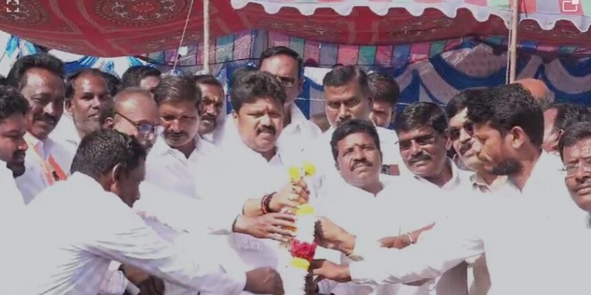 ವಿವಿಧ ಅಭಿವೃದ್ಧಿ ಕಾಮಗಾರಿಗಳಿಗೆ ಚಾಲನೆ ನೀಡಿದ ಶಾಸಕ ಬಸನಗೌಡ ದದ್ದಲ್ ವಿವಿಧ ಅಭಿವೃದ್ಧಿ ಕಾಮಗಾರಿಗಳಿಗೆ ಚಾಲನೆ ನೀಡಿದ ಶಾಸಕ ಬಸನಗೌಡ ದದ್ದಲ್