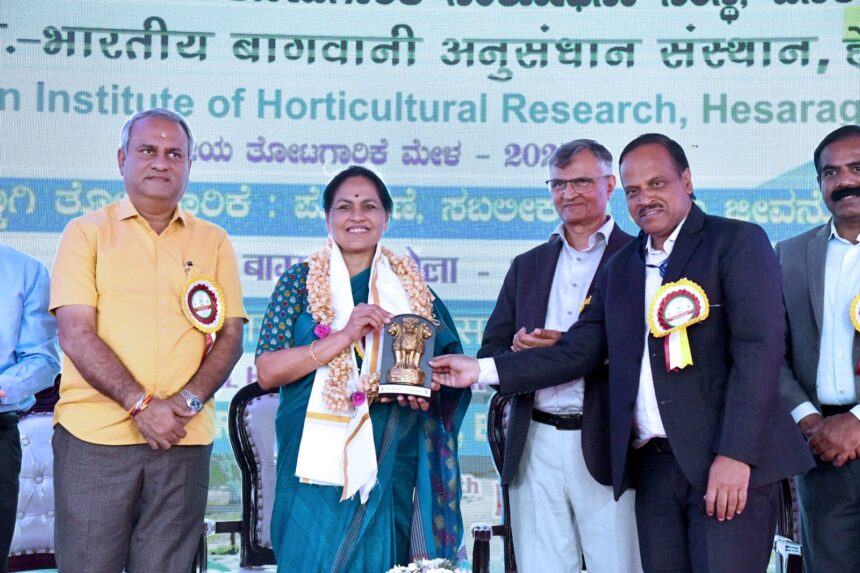 ‘ಸಮಗ್ರ ಕೃಷಿ ಪದ್ಧತಿ ಅಳವಡಿಸಿಕೊಳ್ಳುವ ಅಗತ್ಯವಿದೆ’