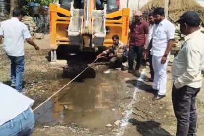 ದಲಿತರ ಓಣಿಯ ಮೇಲೆ ಪಿತಾಂಬರ ನಾವದಗಿ ದರ್ಬಾರ್