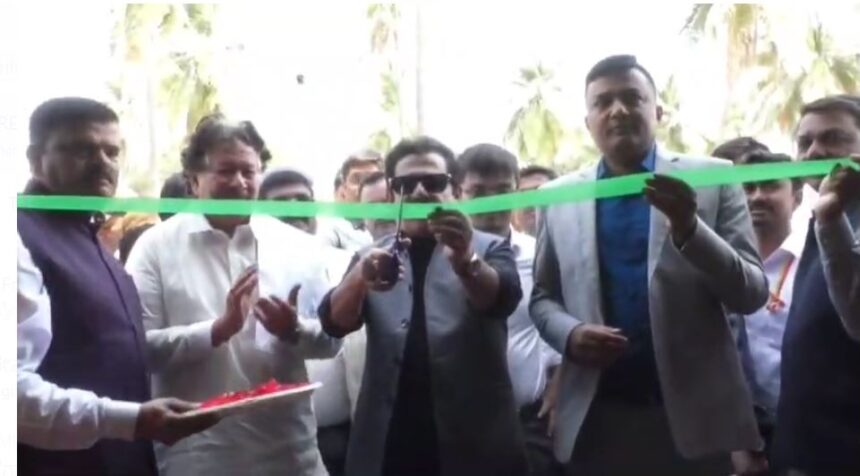 ಹಂಪಿ ಉತ್ಸವ ಪ್ರದರ್ಶನಕ್ಕೆ ಜಮೀರ್ ಅಹಮ್ಮದ್ ಚಾಲನೆ ಹಂಪಿ ಉತ್ಸವ ಪ್ರದರ್ಶನಕ್ಕೆ ಜಮೀರ್ ಅಹಮ್ಮದ್ ಚಾಲನೆ