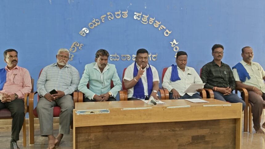 ಸಂವಿಧಾನಕ್ಕೆ ಧಕ್ಕೆಯಾದರೆ ದೇಶಾದ್ಯಂತ ಭೀಮಕೊರೆಂಗಾವ್ ಯುದ್ದ ನಡೆಯುವುದು :ಸಿ ರಾಜಣ್ಣ ಸಂವಿಧಾನಕ್ಕೆ ಧಕ್ಕೆಯಾದರೆ ದೇಶಾದ್ಯಂತ ಭೀಮಕೊರೆಂಗಾವ್ ಯುದ್ದ ನಡೆಯುವುದು :ಸಿ ರಾಜಣ್ಣ