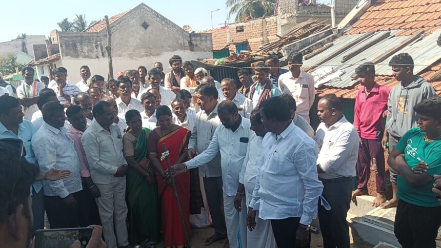 ವಿವಿಧ ಕಾಮಗಾರಿಗಳಿಗೆ ಶಾಸಕರಿಂದ ಭೂಮಿ ಪೂಜೆ. ವಿವಿಧ ಕಾಮಗಾರಿಗಳಿಗೆ ಶಾಸಕರಿಂದ ಭೂಮಿ ಪೂಜೆ.