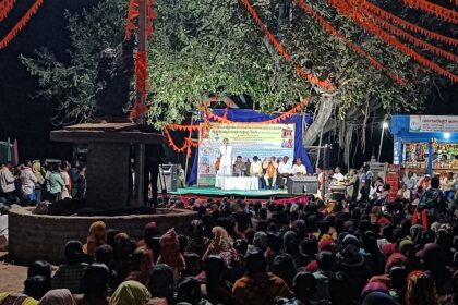 ಇಟಗಿ ಜಾತ್ರೆಯಲ್ಲಿ ಗಂಗಾವತಿ ಪ್ರಾಣೇಶ್‌ ಹಾಸ್ಯ ಸಂಜೆ; ಬಿದ್ದು ಬಿದ್ದು ನಕ್ಕ ಜನ.