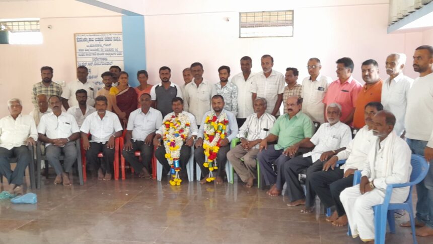 ಕೊಡಗೀಹಳ್ಳಿ ಹಾಲು ಉತ್ಪಾದಕರ ಸಂಘದ ಅಧ್ಯಕ್ಷರಾಗಿ ನಾಗರಾಜು, ಉಪಾಧ್ಯಕ್ಷರಾಗಿ ಹೆಚ್.ಆರ್.ನಂಜೇಗೌಡ ಅವಿರೋಧ ಆಯ್ಕೆ ಕೊಡಗೀಹಳ್ಳಿ ಹಾಲು ಉತ್ಪಾದಕರ ಸಂಘದ ಅಧ್ಯಕ್ಷರಾಗಿ ನಾಗರಾಜು, ಉಪಾಧ್ಯಕ್ಷರಾಗಿ ಹೆಚ್.ಆರ್.ನಂಜೇಗೌಡ ಅವಿರೋಧ ಆಯ್ಕೆ