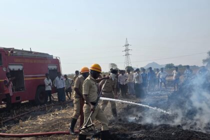 ಜೋಳದ ರಾಶಿಗೆ ದುಷ್ಕರ್ಮಿಗಳಿಂದ ಬೆಂಕಿ ಅಪಾರ ಪ್ರಮಾಣದ ಜೋಳದ ಬೆಳೆ ನಷ್ಟ