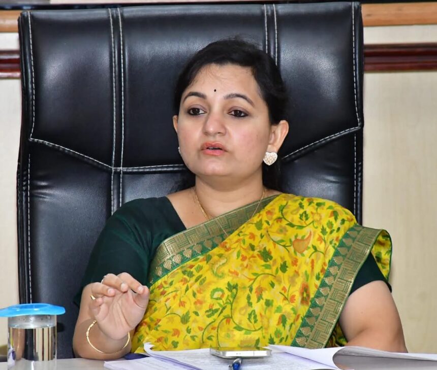 ಜಿಲ್ಲಾಮಟ್ಟದಲ್ಲಿ ಪಂಚ ಗ್ಯಾರಂಟಿಗಳ ಪ್ರಗತಿ ಕುರಿತು ಕಿರುಪುಸ್ತಕ ಬಿಡುಗಡೆ ಜಿಲ್ಲಾಧಿಕಾರಿ ದಿವ್ಯ ಪ್ರಭು