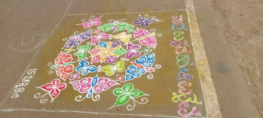 ಸಿರಿಧಾನ್ಯ ರಂಗೋಲಿಯಲ್ಲಿ ಮೂಡಿದ ಅನ್ನದಾತ ಸಿರಿಧಾನ್ಯ ರಂಗೋಲಿಯಲ್ಲಿ ಮೂಡಿದ ಅನ್ನದಾತ