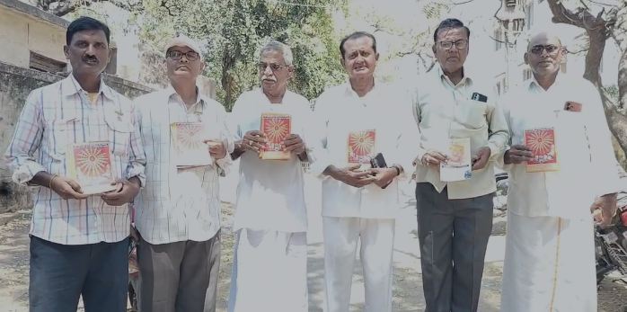 ಪಟ್ಟಣದಲ್ಲಿ ಶಿವರಾತ್ರಿ ಅಂಗವಾಗಿ ಶಿವಲಿಂಗ ದರ್ಶನ ಪಟ್ಟಣದಲ್ಲಿ ಶಿವರಾತ್ರಿ ಅಂಗವಾಗಿ ಶಿವಲಿಂಗ ದರ್ಶನ