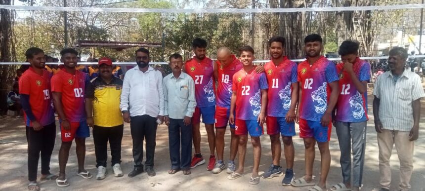 ” ಕುಂಬಾರ ಹಳ್ಳಿಯಲ್ಲಿ ಮಹಾ ಶಿವರಾತ್ರಿ ನಿಮಿತ್ಯ ಹೊನಲು ವಾಲಿಬಾಲ್ ಕ್ರೀಡಾಕೂಟ” ” ಕುಂಬಾರ ಹಳ್ಳಿಯಲ್ಲಿ ಮಹಾ ಶಿವರಾತ್ರಿ ನಿಮಿತ್ಯ ಹೊನಲು ವಾಲಿಬಾಲ್ ಕ್ರೀಡಾಕೂಟ”